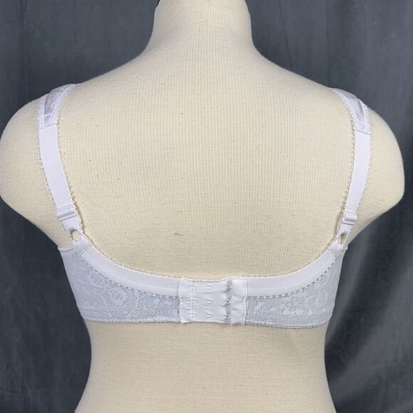 Playtex 40C Bra Wire Free Wide Comfort Straps White 4693 Back Closure Unlined - Picture 5 of 7